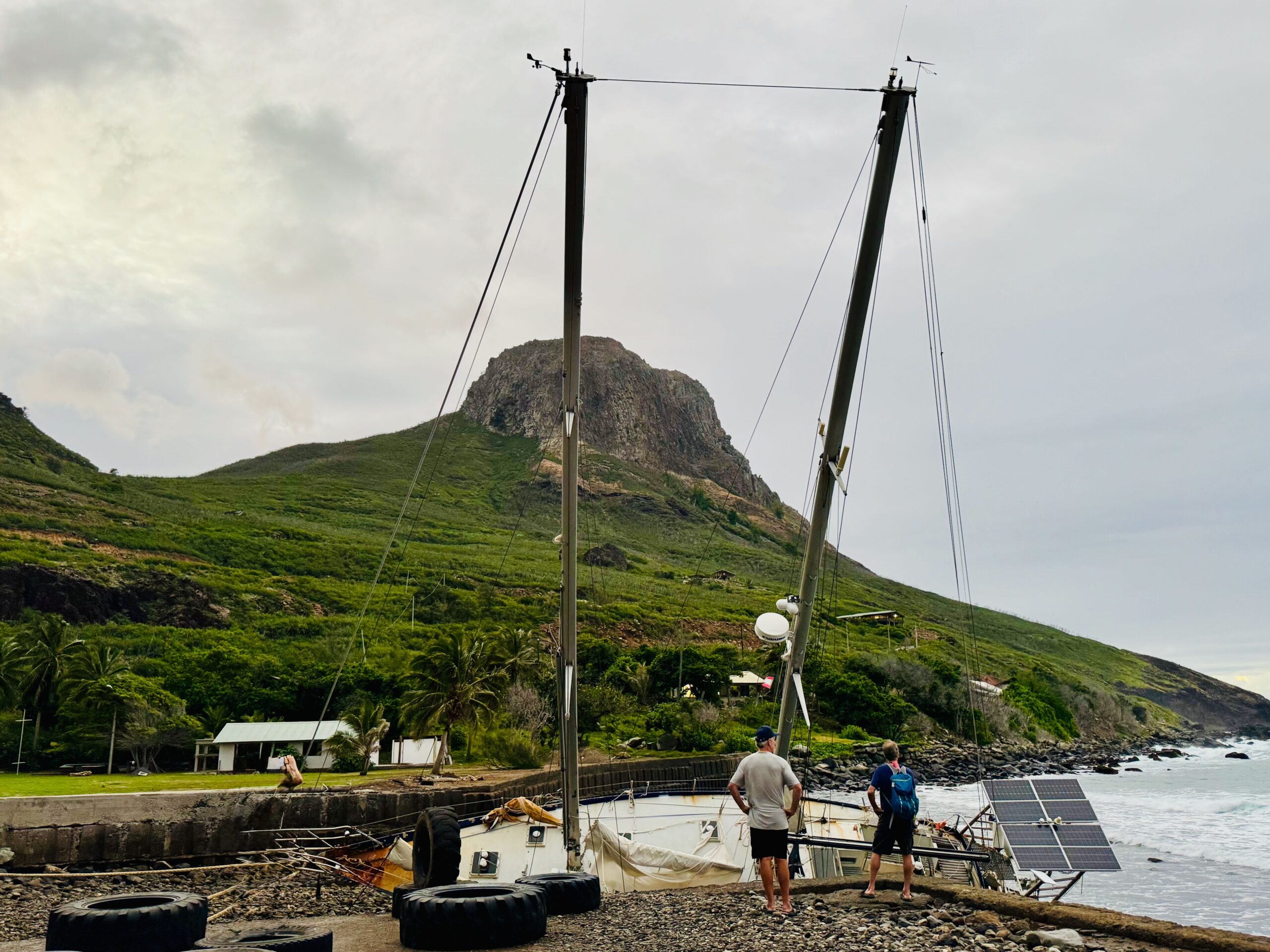 Wreck at Hakahau beach
