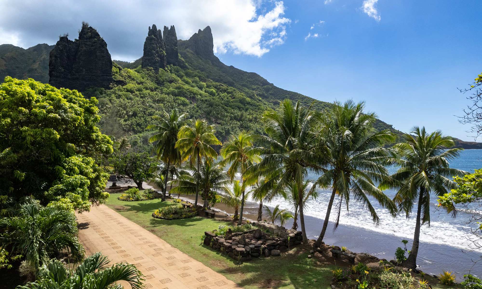 Hatihe’u Beach, Nuku Hiva