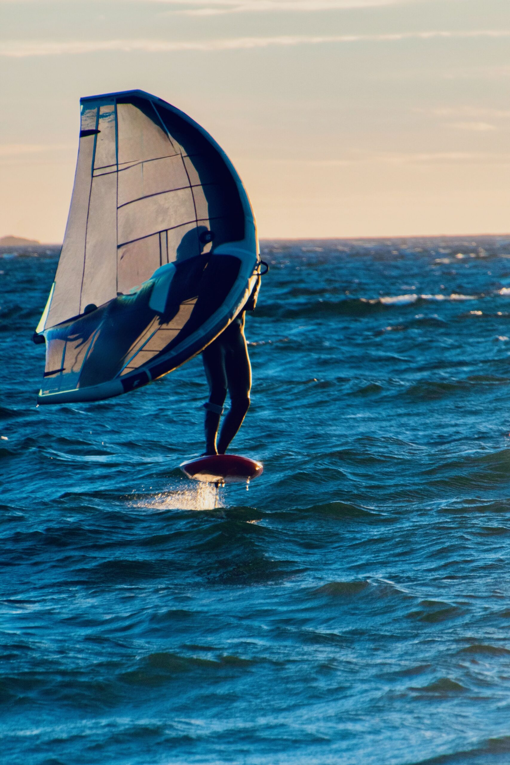 Wing-foiling in Toau
