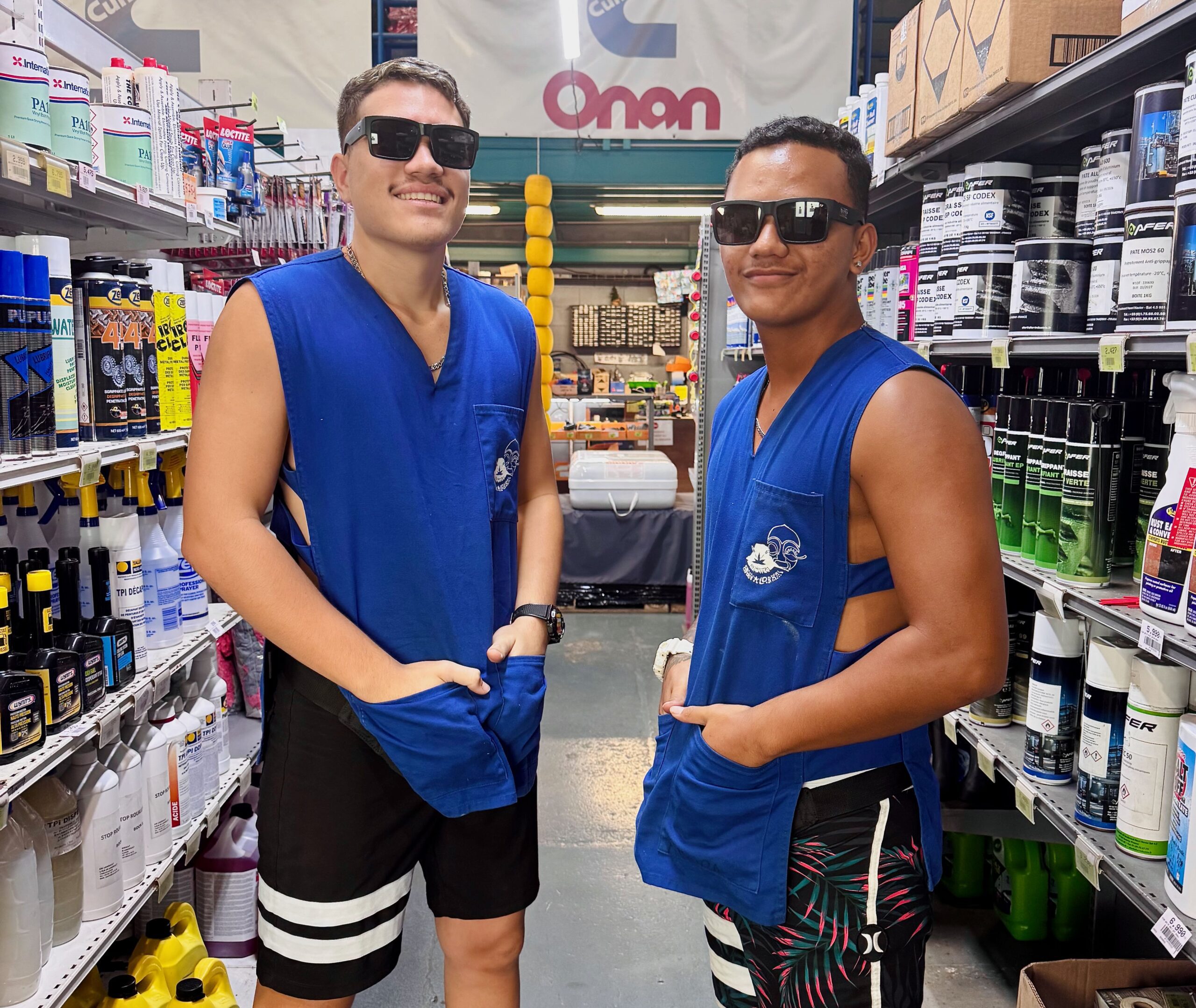 Tahitian shopkeepers