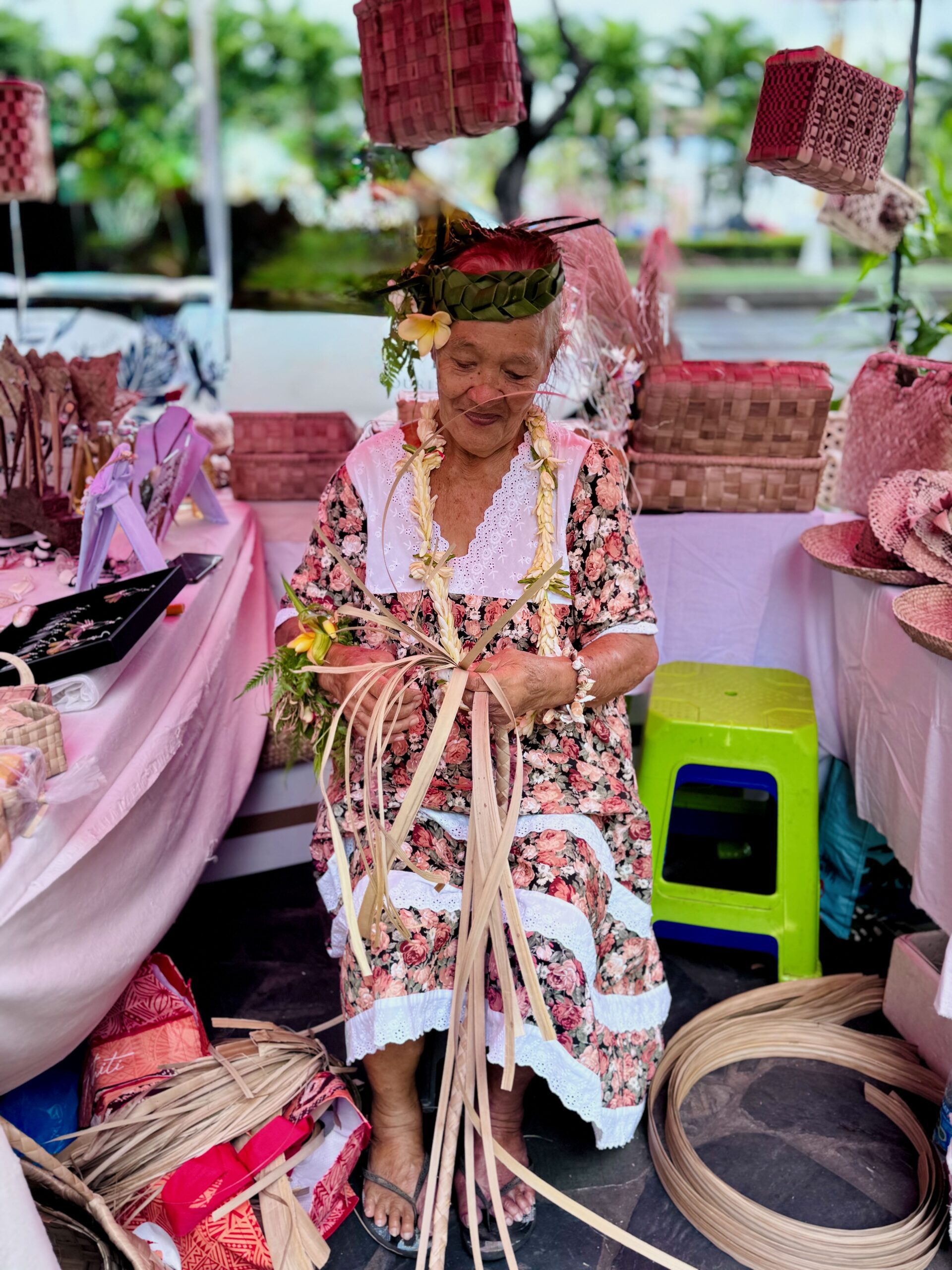 Tahitian craft-making